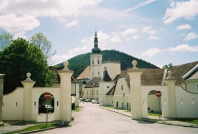 Stift Heiligenkreuz (312m)