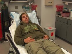 Bunki-auf-dem-Krankenbett