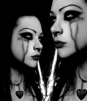 Broken_Heart_Crying_by_vinoo-2-