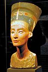 100px-Nefertiti_bust