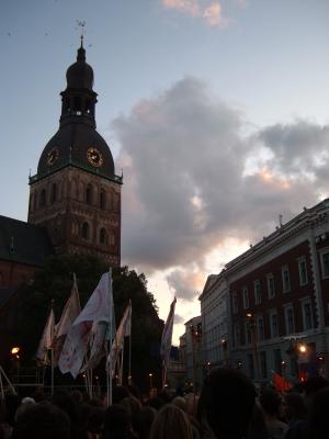 Die Willkommensaktion für die neuen Studenten - mit Blasmusik und Fackellauf!
