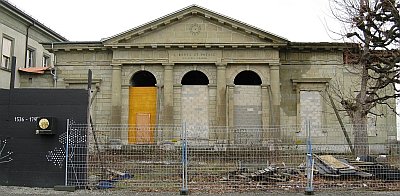 Vis à vis des Château Saint-Maire