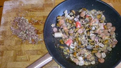 Meeresfruechte-und-Zwiebeln