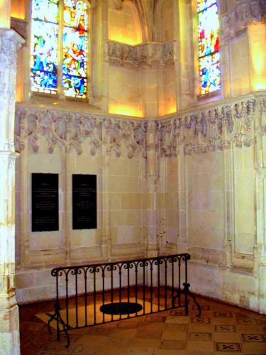 Tombe_de_L-C3-A9onard_de_Vinci-1