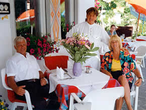 gaeste_terrasse_gastgeber