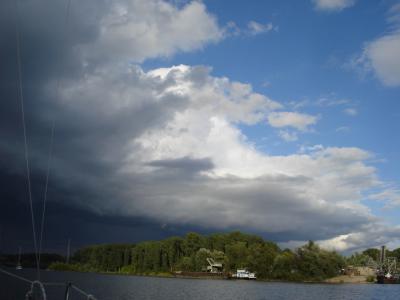 Schwarze-Wolke