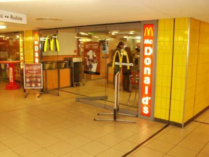 20-U-Bahnhof-Adenauerplatz-1