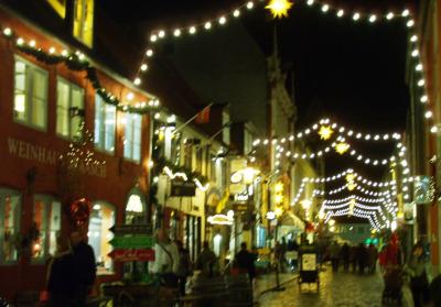 Weihnachtszeit-in-der-roten-Strasse