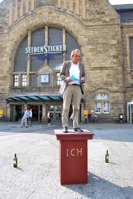 Bahnhofsmanager Martin Novosad betont: „Die Ich-Denkmal-Idee ist charmant.“