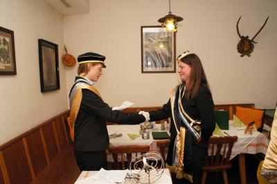Bsr. Helena wurde das "pro fide"-Ehrenband verliehen.