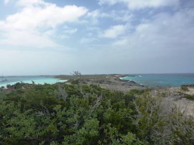 ...rechts der Atlantik,links der ruhige Exuma-Park... ...rechts der Atlantik,links der ruhige Exuma-Park...