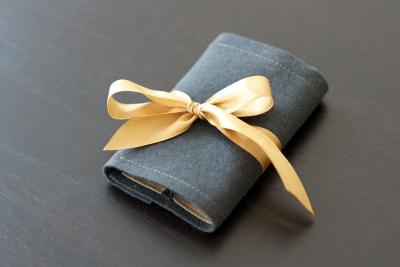 -Anna-Blume-2012-Taschenapotheke-grau-beige-2