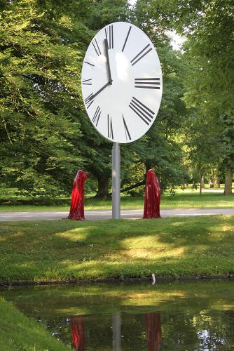 contemporary-art-documenta-show-sculpture-time-guards-kili-manfred-kielnhofer