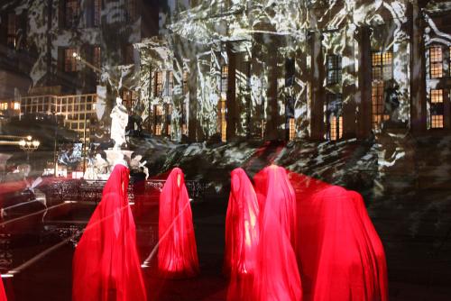 festival-of-lights-gendarmenmarkt-time-guards-manfred-kielnhofer-contemporary-art-sculpture-konzerthaus