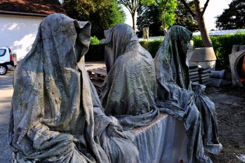 skulpturen-symposium-hartberg-waechter-der-zeit-time-guards-sculpture-manfred-kielnhofer-Foto-J-Zugschwert-jpg
