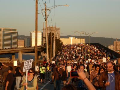 vor dem hafen von oakland am zweiten november
<br />
foto von vt vassilev via wikipedia