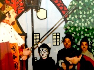 Szene aus dem Märchenspiel "Die wundersame Flöte" der BJZ-Theatergruppe Balve