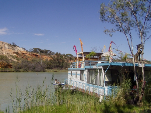 houseboat