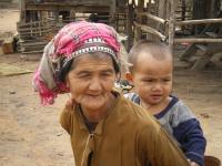 muangsing_akha_omamitbaby