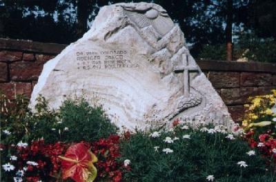 Grabstein-in-der-Heimat-