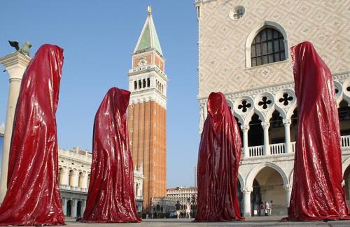 contemporary-art-biennale-show-project-venice-piazza-san-marco-manfred-kielnhofer