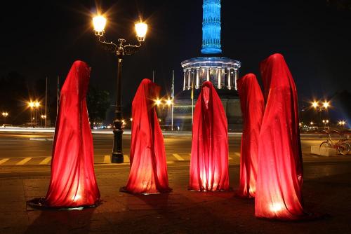 festival-of-lights-lumina-licht-berlin-light-art-show-siegessaele-waechter-der-zeit-manfred-kielnhofer-ars-contemporary-public-art-design-kunst1