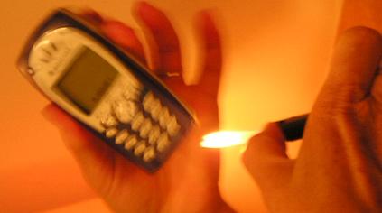 [Telefon.brennt.gleich]