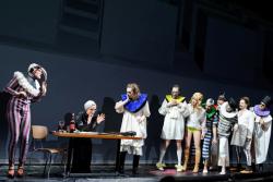 Das Stuttgarter Totenreich in "Das Spiel ist aus". (Foto: Matthias Dreher, Staatstheater Stuttgart)