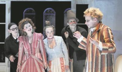 Beschädigte Charaktere: Szene aus Janet Stornowskis „Gespenster“-Inszenierung im Theaterhaus. (Foto: Regina Brocke, Stuttgarter Theaterhaus)
