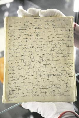 Die erste Seite von Kafkas „Process“-Manuskript, das seit 1988 dem Marbacher Literaturarchiv gehört. Um nachgelassene Handschriften des Schriftstellers und seines Freundes Max Brod tobt seit Jahren ein ganz anderer Prozess.
<br />
