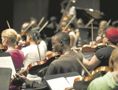 Im guten Ton vereint spielen im MIAGI Youth Orchestra Jugendliche aus allen Ethnien und sozialen Schichten Südafrikas. (Foto: Reiner Pfisterer)