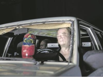 Peter Kurth in „Onkel Wanja. Szenen aus dem Landleben“. (Foto: Staatstheater Stuttgart, Julian Röder)