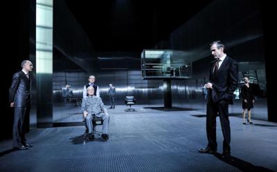 Rhapsody in Grey: das Banker-Himbeerreich. (Foto: Arno Declair)