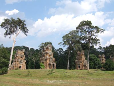 Gegenueber der Terrace of Elephants