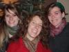 Vero, Ellen und ich vor dem Weihnachtsbaum