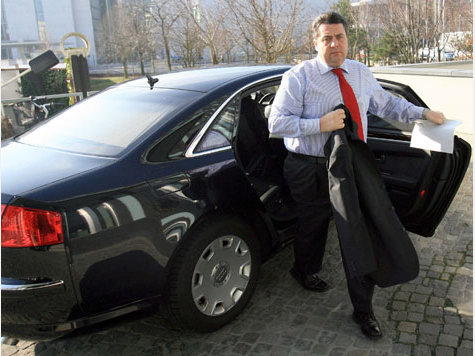 1221762994-sigmar-gabriel-9