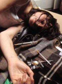 pg-16-Heroin-Alamy_146165t