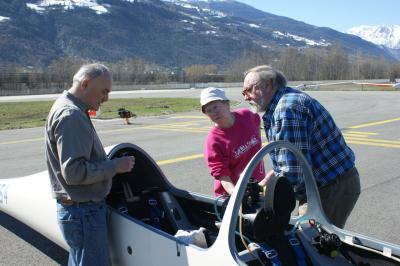 Der Twin Astir wird aufgebaut