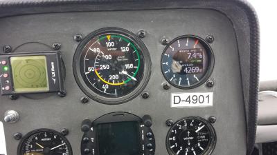 Mit hoher Geschwindigkeit der Welle entlang Mit hoher Geschwindigkeit der Welle entlang