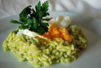 Risotto grün mit pochiertem Ei