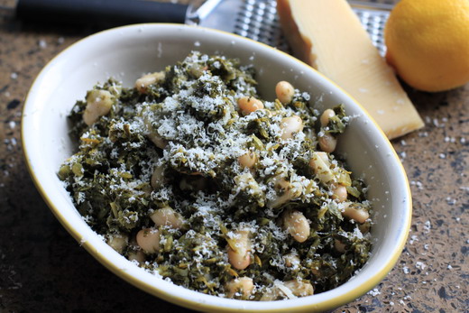 Gruenkohl-mit-Cannellini-Bohnen