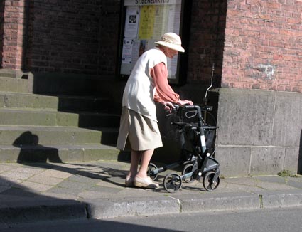 Alt-Heerdt-Oma