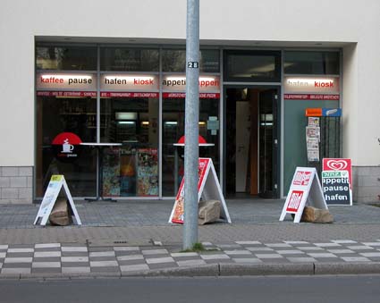 Buedchen-Hafen-kiosk