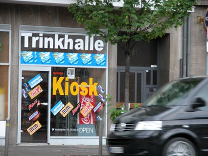Buedchen-am-Worringer-Platz