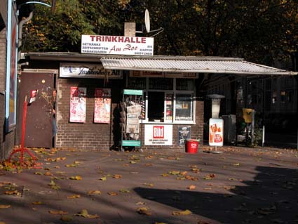 Buedchen-am-Zoo1