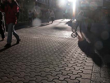 Das-Licht-findet-eine-Gasse