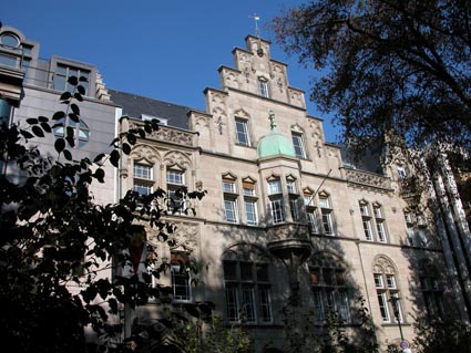 Dieses-Gebaeude