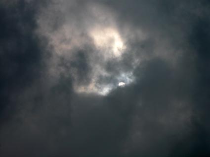 Dunkle-Wolken