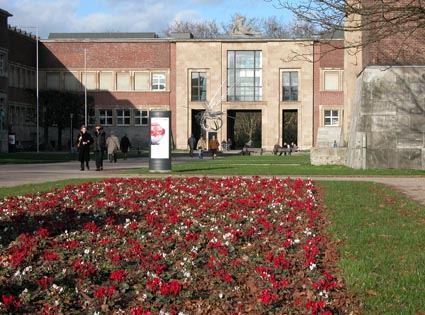 Ehrenhof2