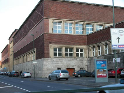 Ehrenhof7